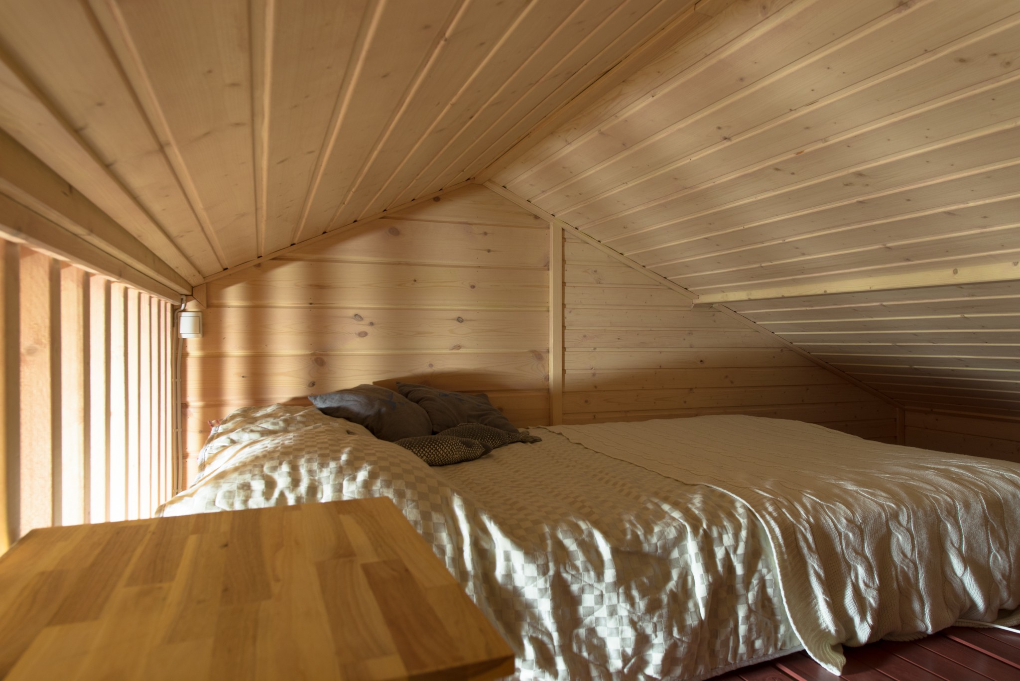 Sleeping alcove for two.