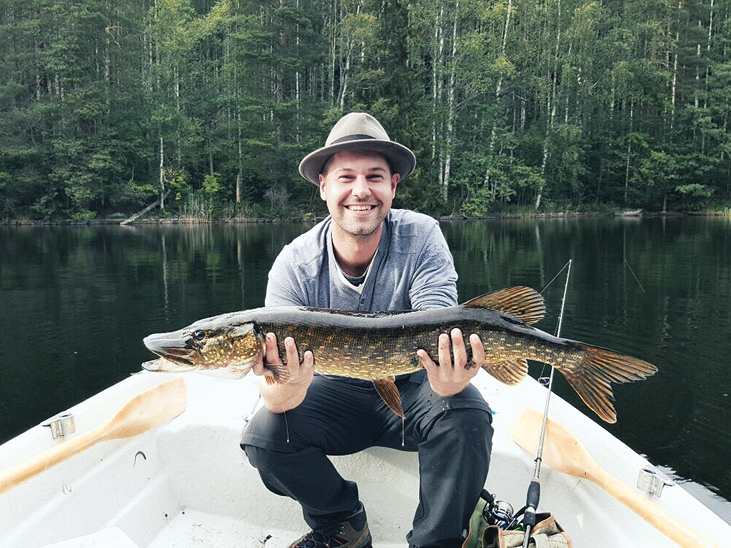 Fishing on Keskinen.